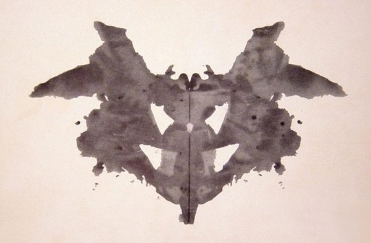 Flying bats or a baildhood memory?