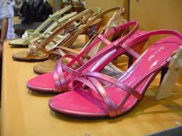 Sick treds or an intrusion of molten igneous rock?