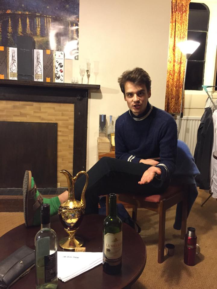 Thermos full of wine, mind full of hate