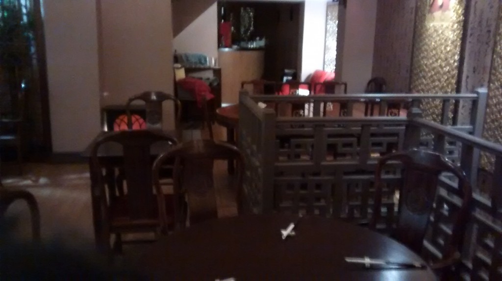 Discuss the use of minimalism in Swap Restaurants