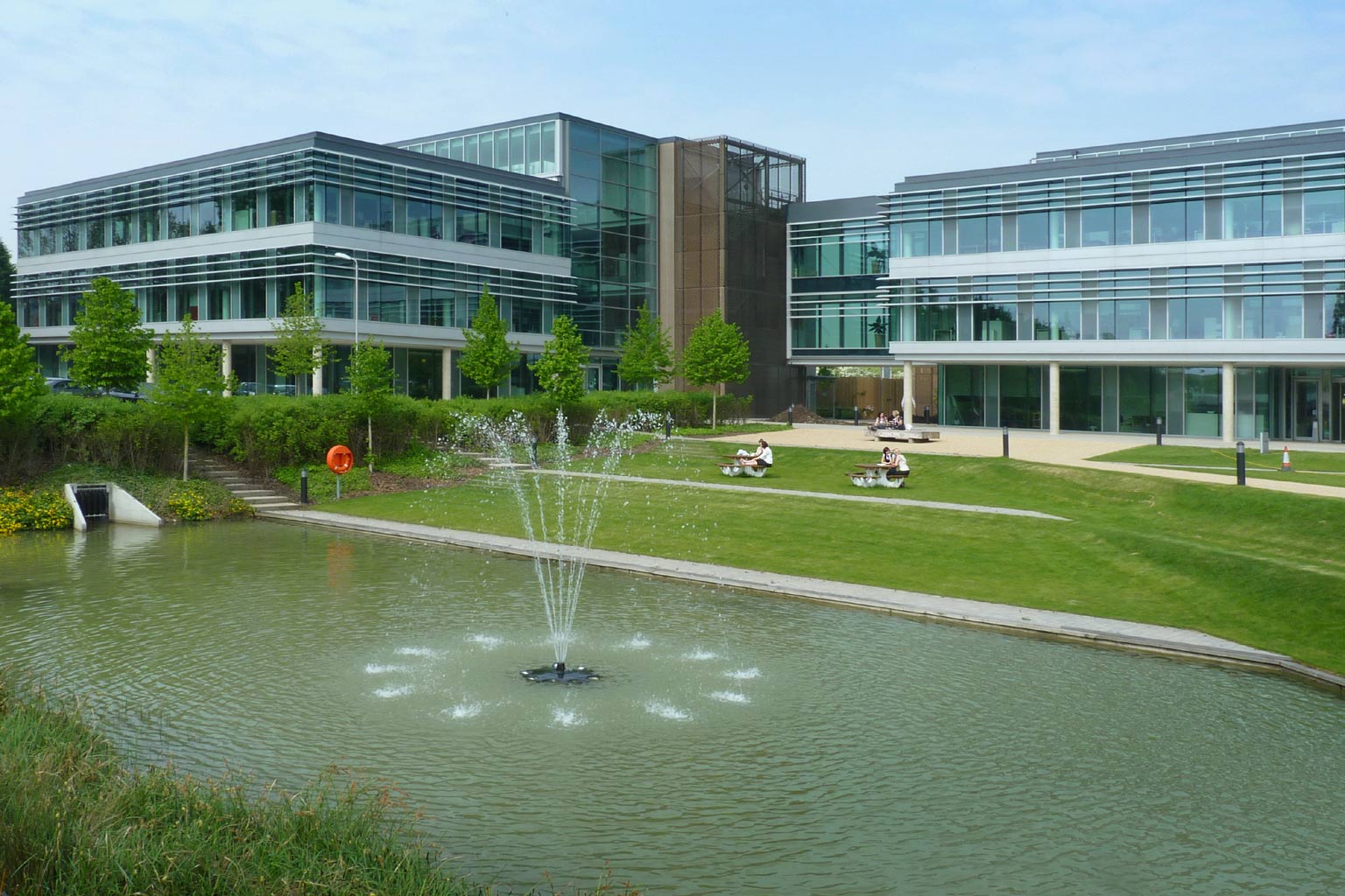 Cambridge_Science_Park_Napp_fountain