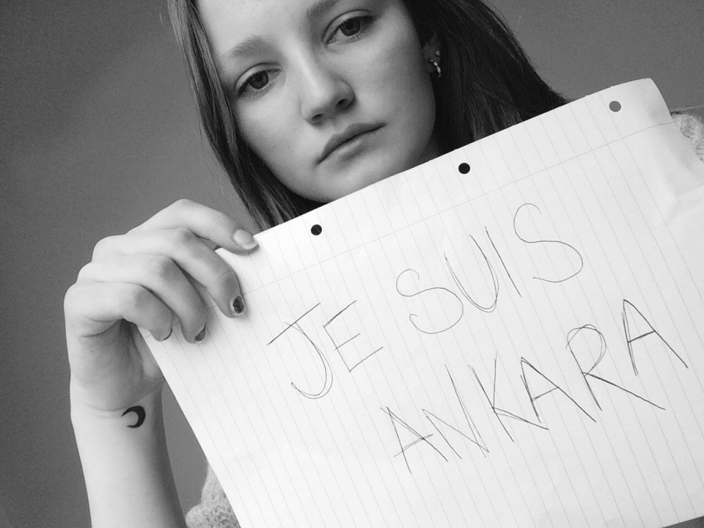Dozens of students have posted pics in support of Je Suis Ankara