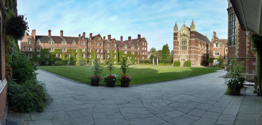 Selwyn_College_Old_Court_Panorama_from_South-West_corner
