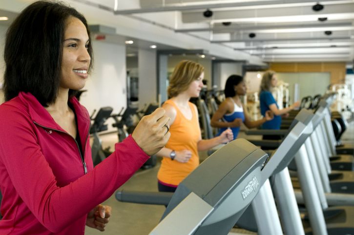 four-women-in-gym-725x482