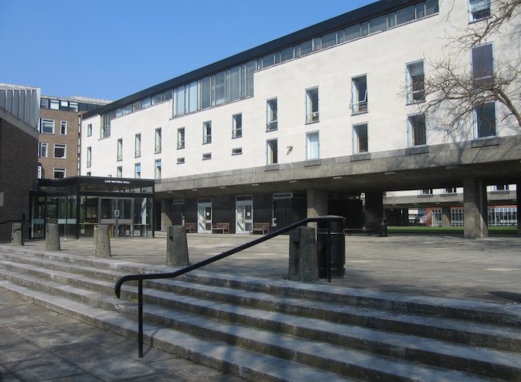 Raised_Faculty_Building_-_Sidgwick_Site_-_geograph.org.uk_-_783135
