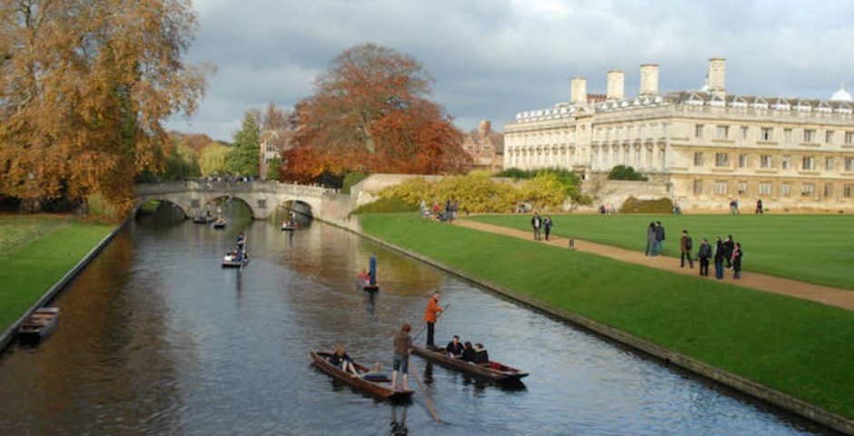 Image may contain: Vessel, Rowboat, Canoe, Boat, Water, River, Outdoors, Canal