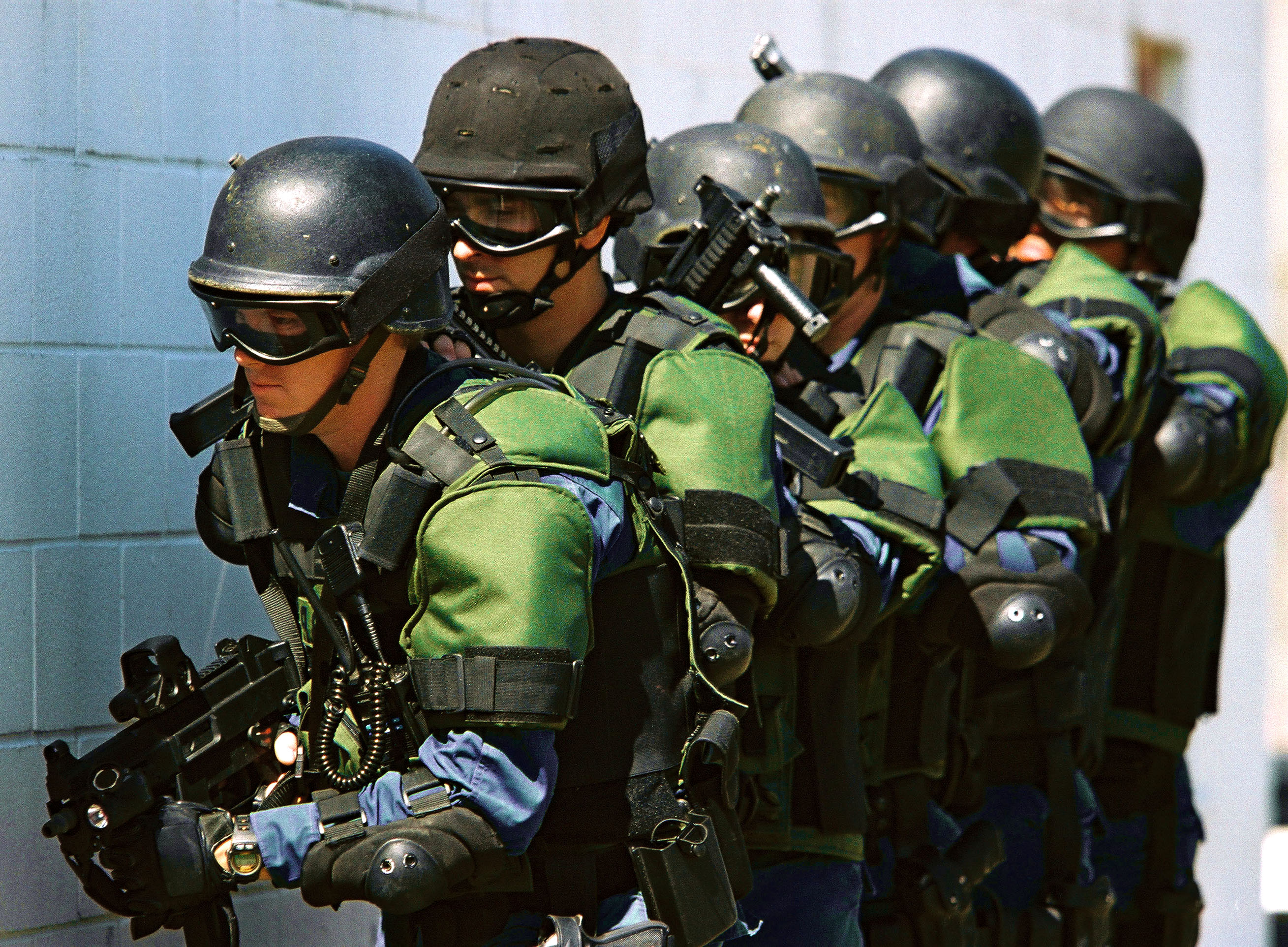 US_Customs_and_Border_Protection_officers (1)