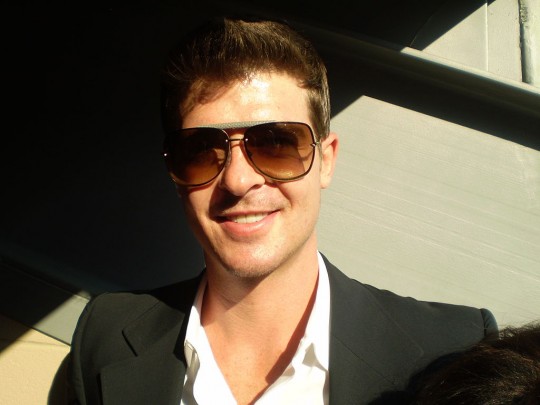 1024px-Robin_Thicke