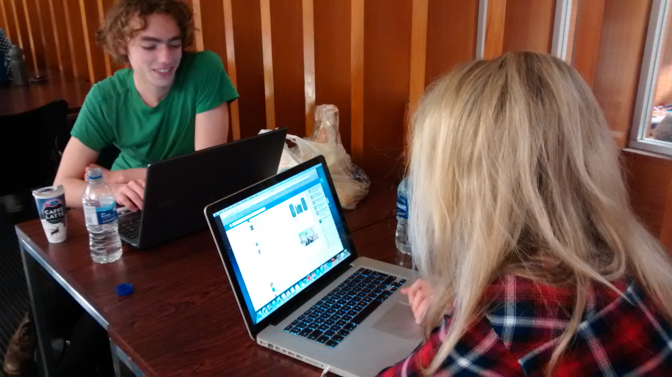 Kate and Nuri post a facebook status about being papped by the tab!