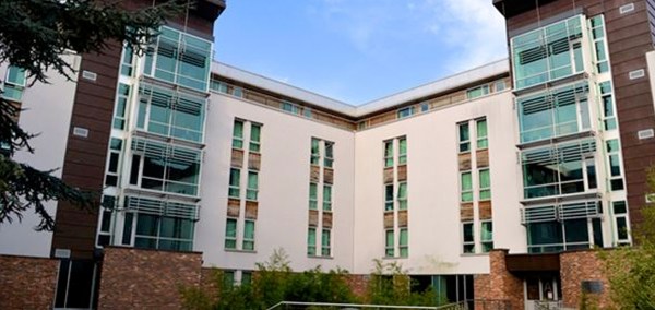 Chancellor's Court has a 70% private school population