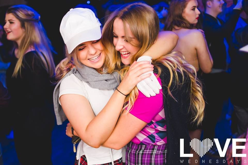 Image may contain: Performer, Musician, Musical Instrument, Woman, Girl, Female, Blonde, Music, Leisure Activities, Person, People, Human