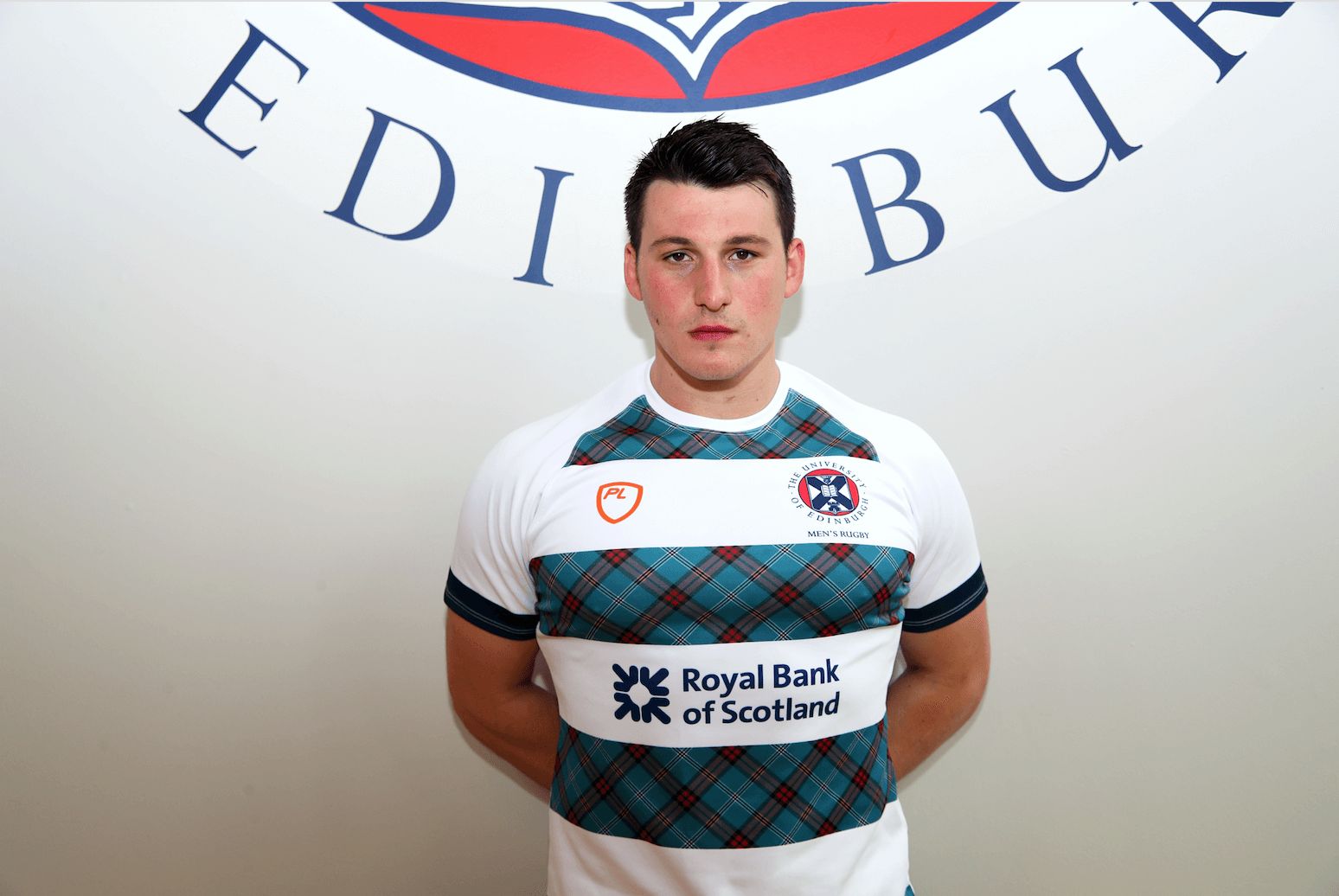 Image may contain: Jersey, T-Shirt, Sleeve, Shirt, Person, Human, Apparel, Clothing