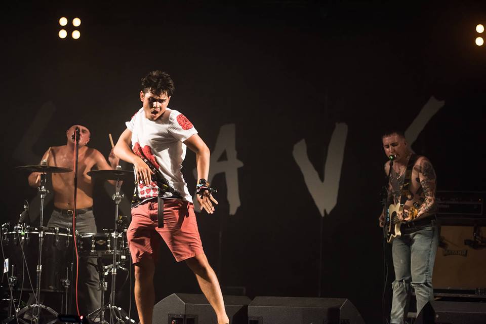 Body-popping (credit: Slaves)