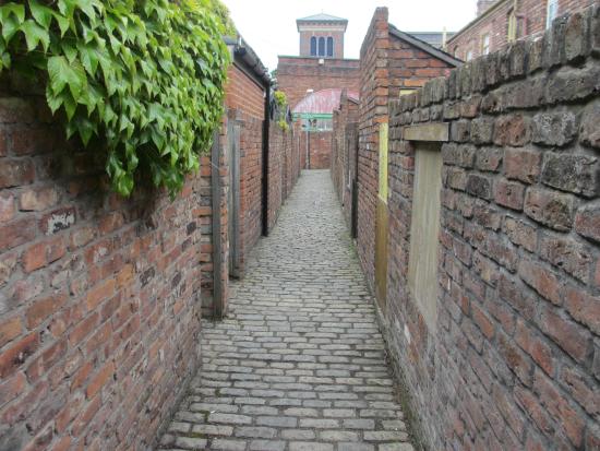 It is literally just an alleyway...