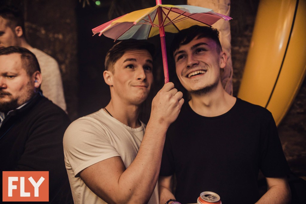 imagine-being-this-happy-about-a-parasol