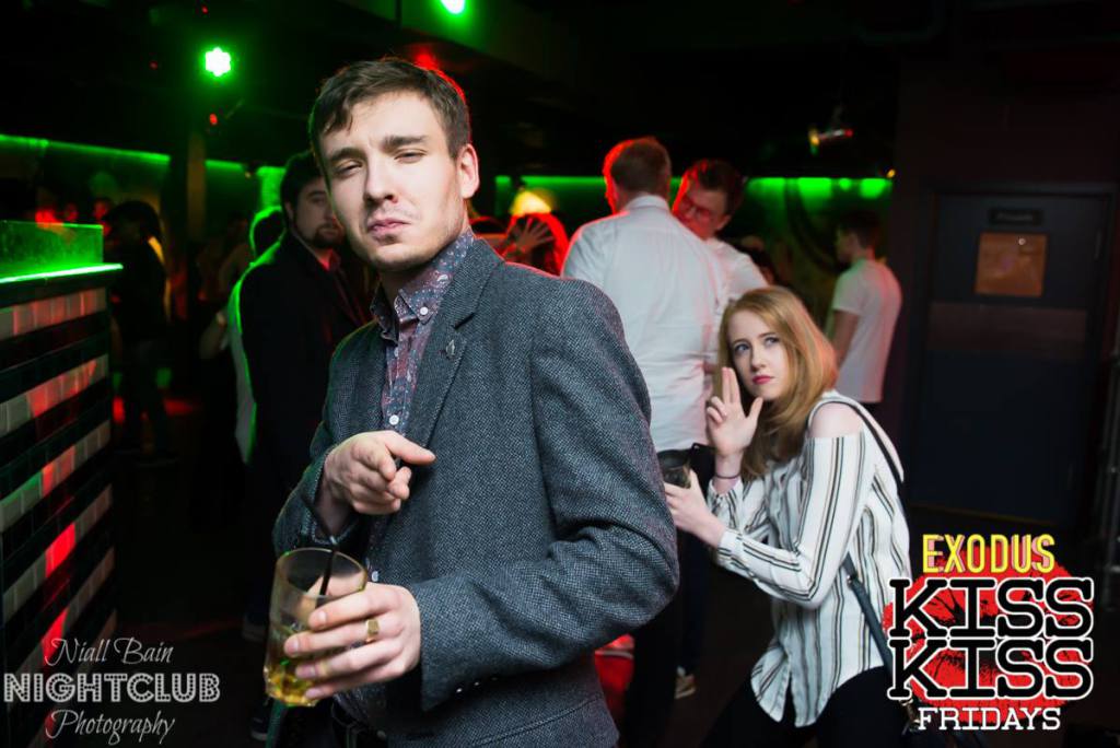 this-guy-doesnt-know-hes-being-stalked-by-a-tiny-spy
