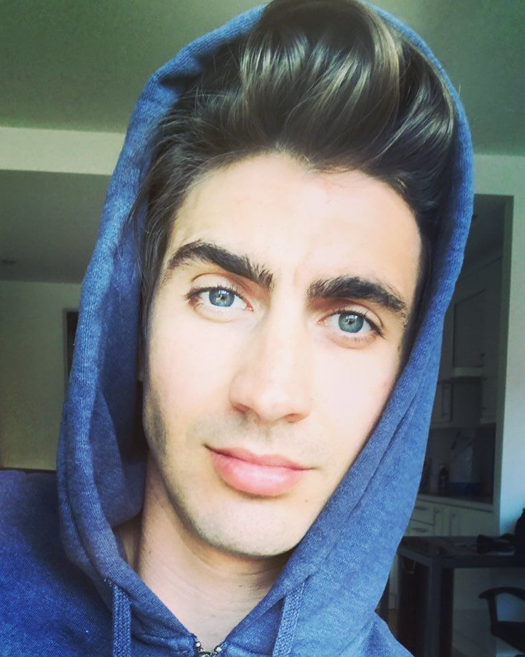 Image may contain: Chris Love Island, Chris Taylor, Love Island, new, boy, arrival, Instagram, job, age, bombshell, Selfie, Photo, Portrait, Photography, Sweater, Sweatshirt, Hood, Head, Human, Person, Face, Clothing, Apparel