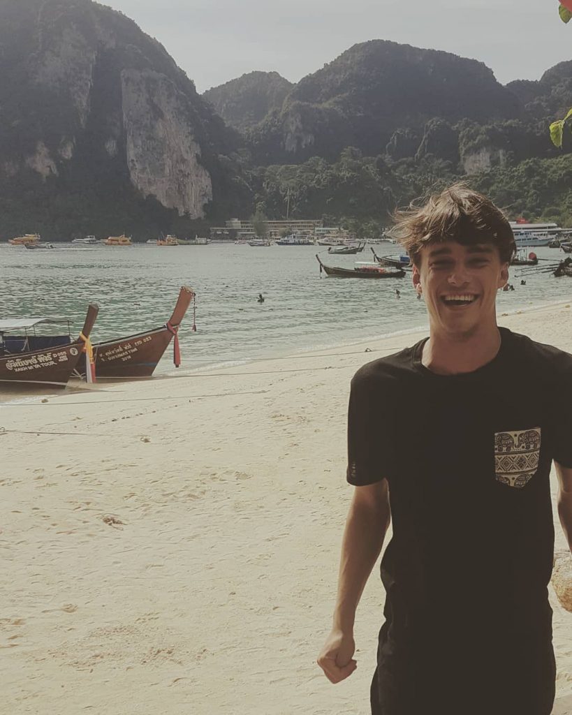Let it Snow cast, Let it Snow, Netflix, Mitchell Hope, Tobin, Christmas film, Christmas, movie, 2019, release date, plot