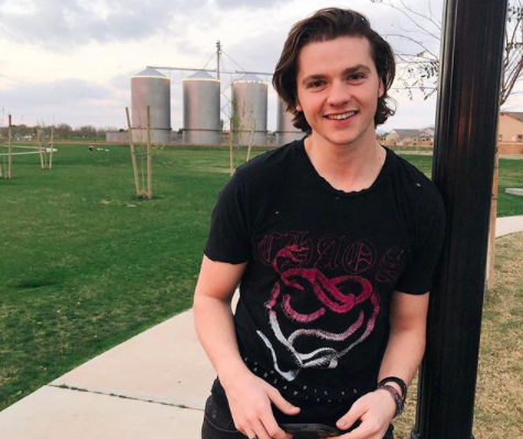 kissing booth cast instagrams, kissing booth cast real life, kissing booth actors, kissing booth cast, kissing booth behind the scenes, heather, jacob elordi, joel courtney, joey king, michelle allen, lee, elle, noah, OMG girls, gwyneth, olivia, mia, rachel,