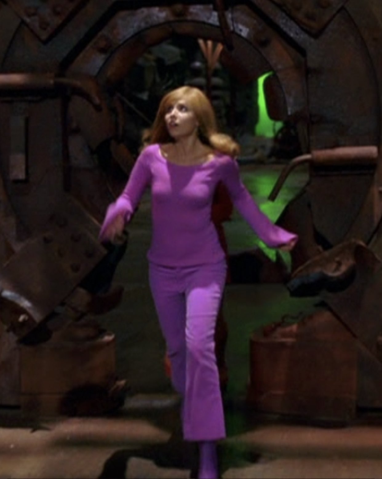 All the iconic outfits worn by Daphne in Scooby Doo, ranked