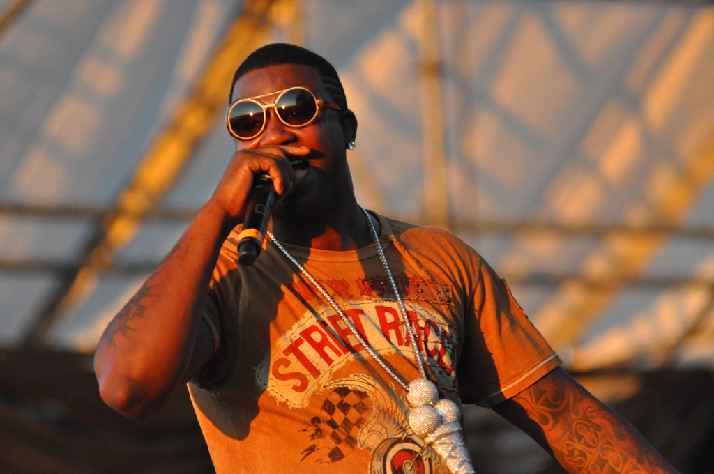 Gucci_Mane_performing_at_the_Williamsburg_Waterfront_2