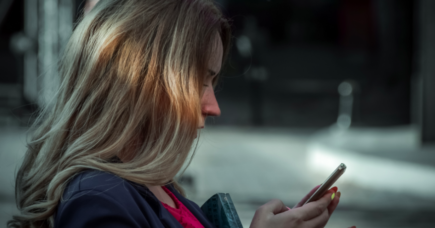 Apparently iOS11 has screenshot notifications for iMessage