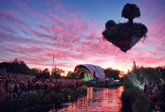 Give your event the feel of a professional festival