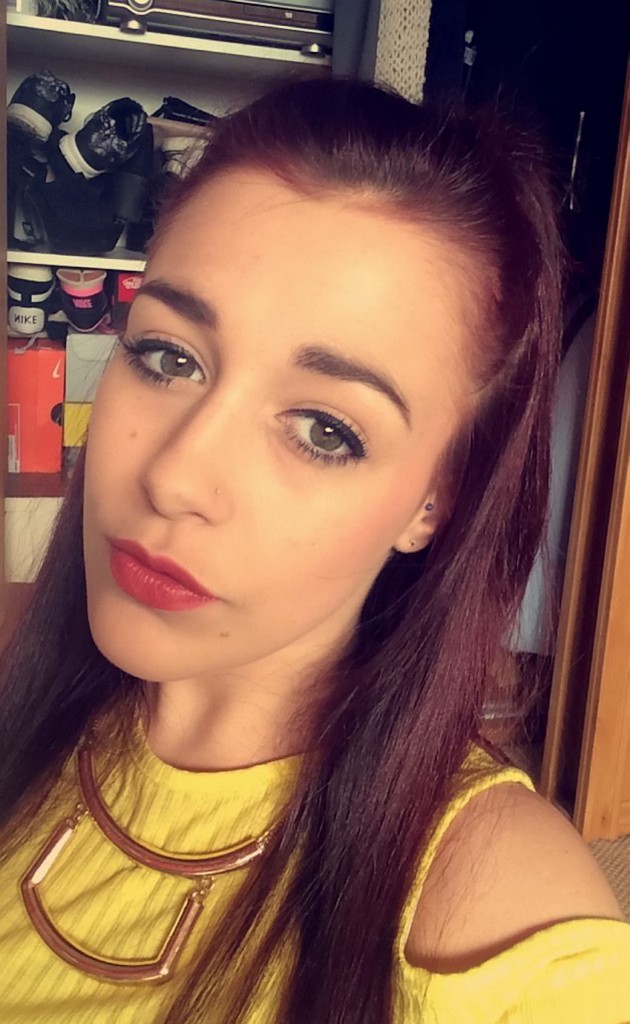 SWNS_POLLY_EYEBROWS_02