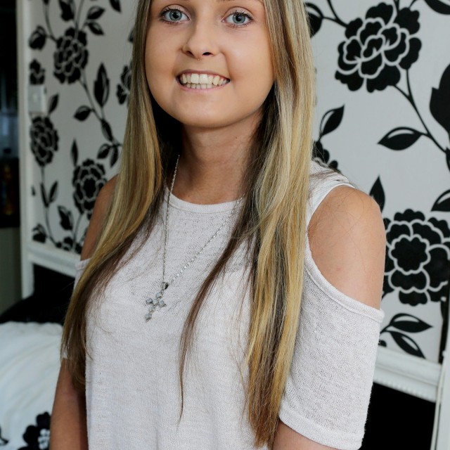 Hollie Owen fromEast Grinstead, West Sussex, who suffers from a life-limiting illness condition called Scleroderma. See SWNS story SWBUCKET; A stunning teen who was told by doctors she only has a year left to live has refused to give up and will spend her last few months fulfilling a heart-breaking bucket list à by getting married and trying to become a mum.Hollie Owen, 19, was told that the rare auto-immune disease she suffers from, scleroderma, has become so aggressive it has caused life threatening scarring to her heart. Doctors predicted that she could only have as long as 12 months left to live, so her family and friends have rallied around her to organise a fund so that she can experience as much as possible. Hollie was diagnosed with the rare disease, which affects her joints, limbs and skin as well as internal organs, in 2013. As the disease ravaged her body, Hollie was left taking up to 40 pills every day à as the disease caused her once-luscious lips to shrink.