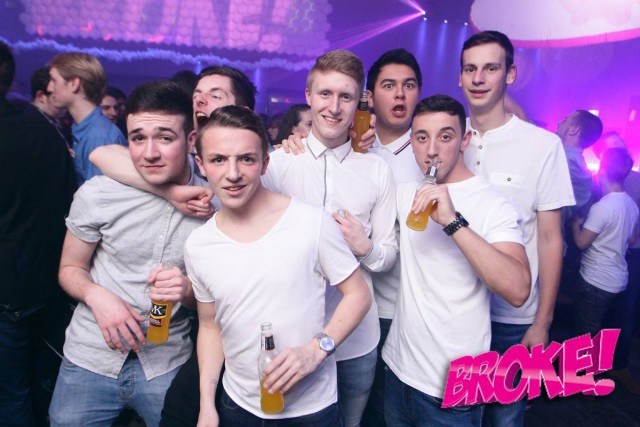 Best white shirts and yellow VKs party