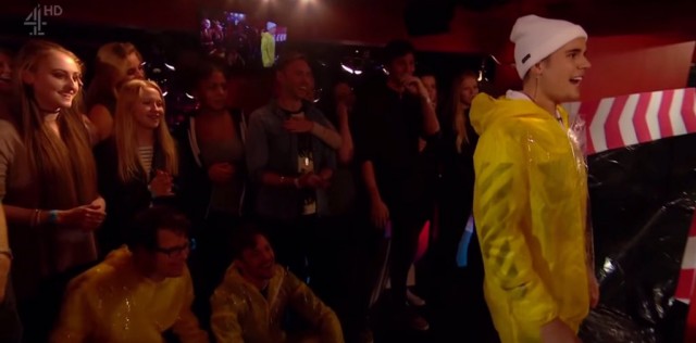 Lauren (left) at Bieber's TFI Friday performance