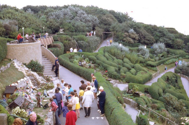 Blackgang_Chine,_cliff_top_paths_-_geograph.org.uk_-_1485263