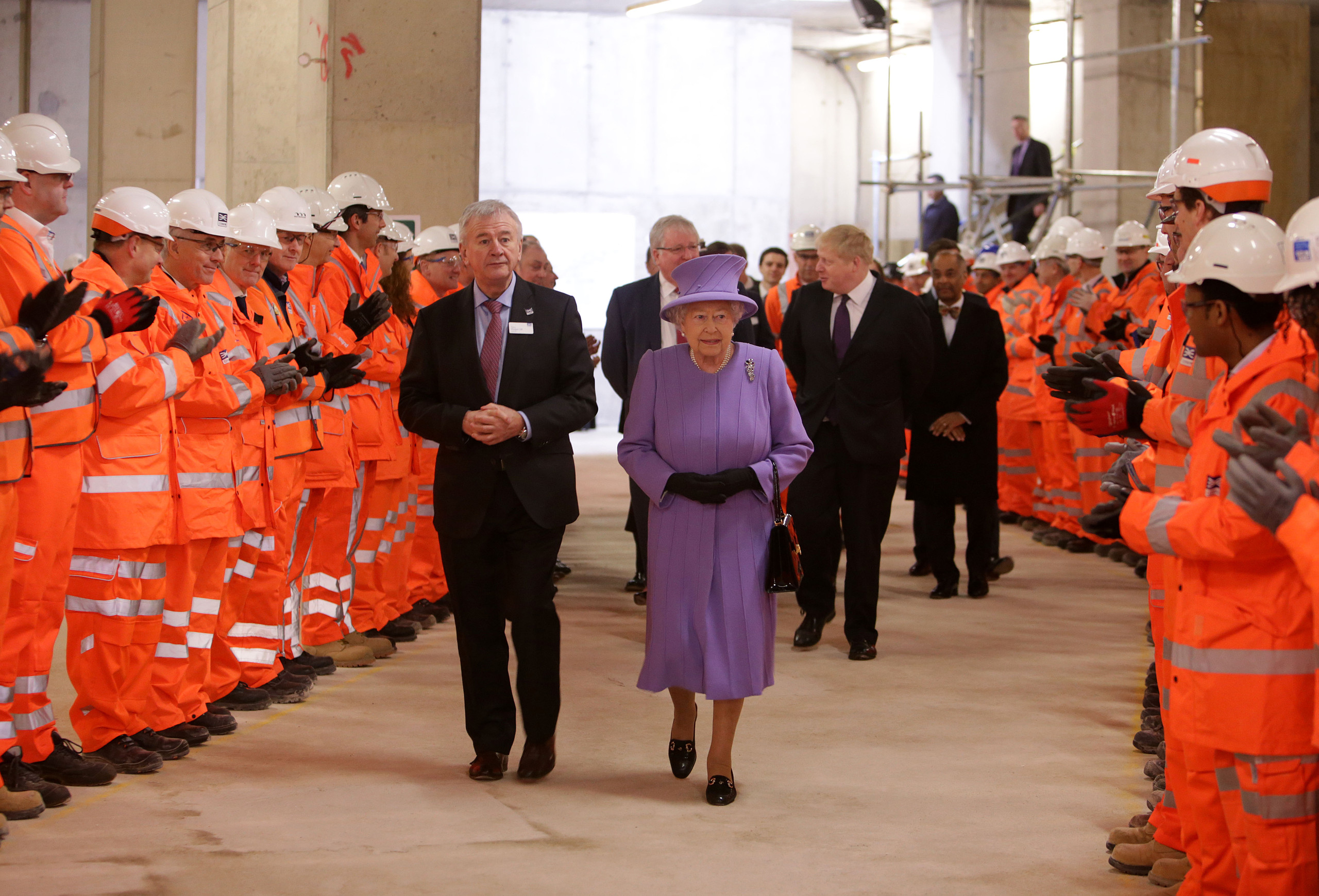her majesty the queen visits the under-construction crossrail station at bond street_227847