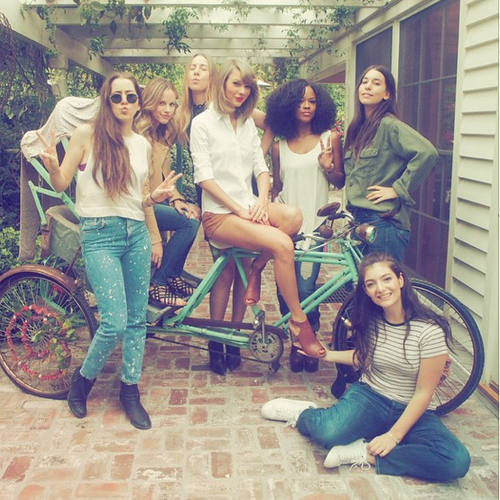 taylor-swift-lorde-and-haim-1430303113-custom-1